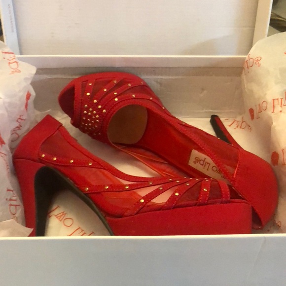 Red shoes - Picture 1 of 6